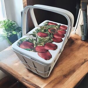 Primitive White Picnic Basket Red Check Inside Apples Rustic Farmhouse Cottage